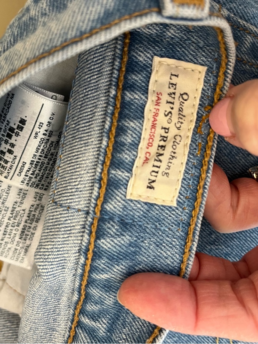 Vintage Classic Straight Leg Levi’s 501 - Picture 4 of 10